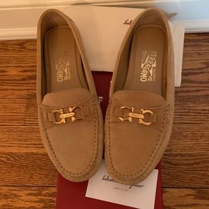 Ferragamo Womens flats